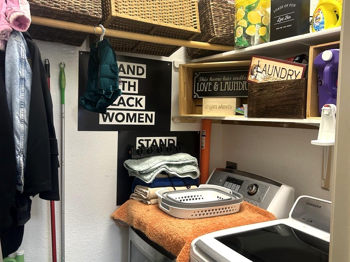 4703 Dorchester Heights LN