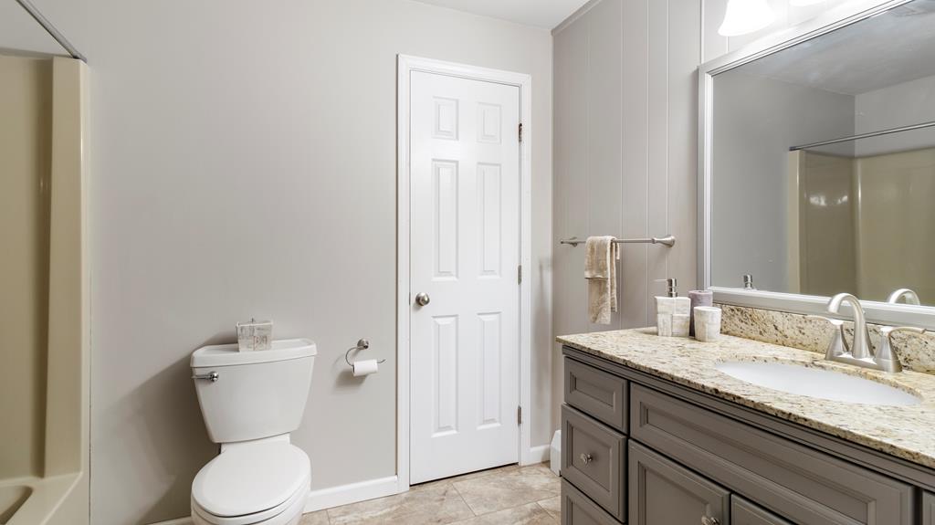 8423 Lower Lake Road