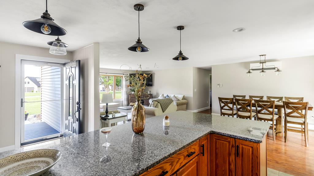 8423 Lower Lake Road