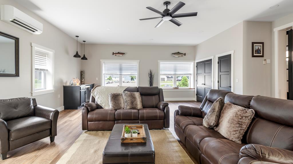 8423 Lower Lake Road