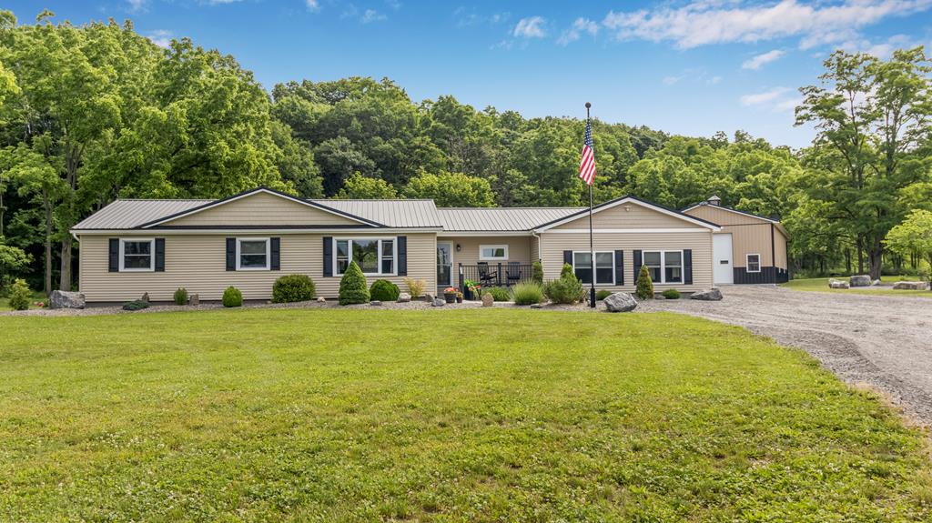 8423 Lower Lake Road