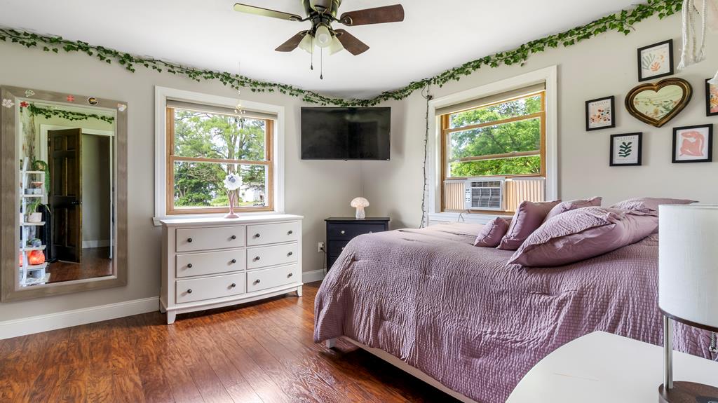 8423 Lower Lake Road