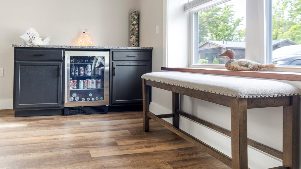 8423 Lower Lake Road