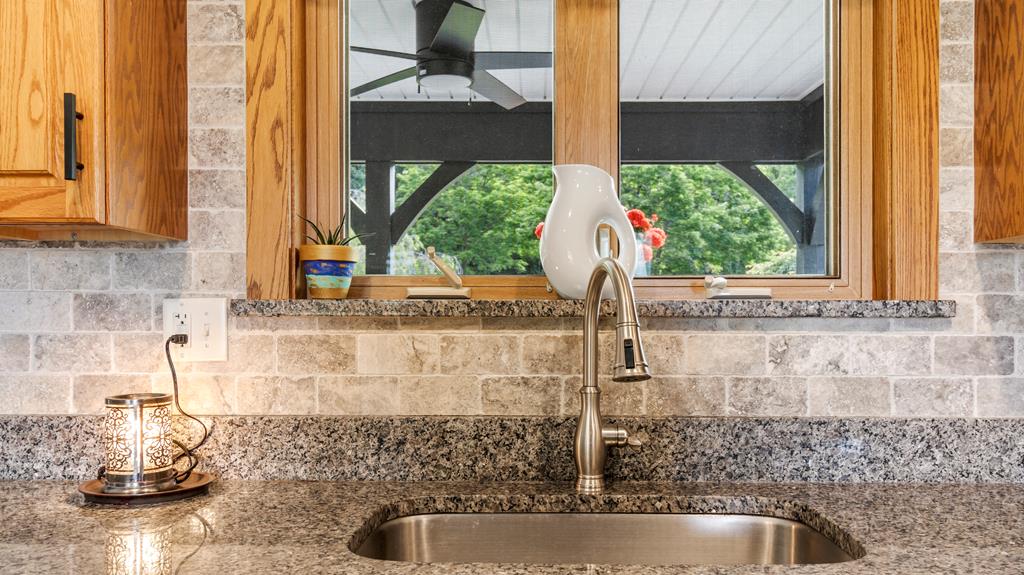 8423 Lower Lake Road