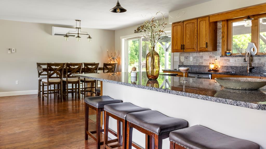 8423 Lower Lake Road