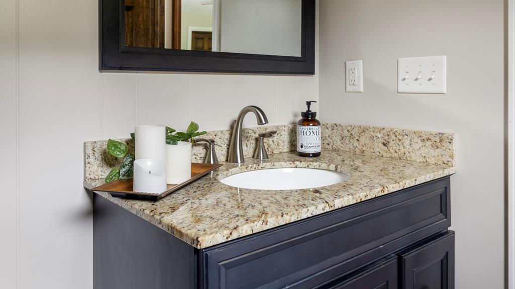 8423 Lower Lake Road