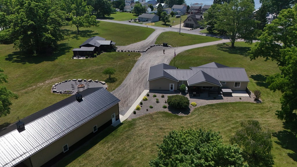 8423 Lower Lake Road