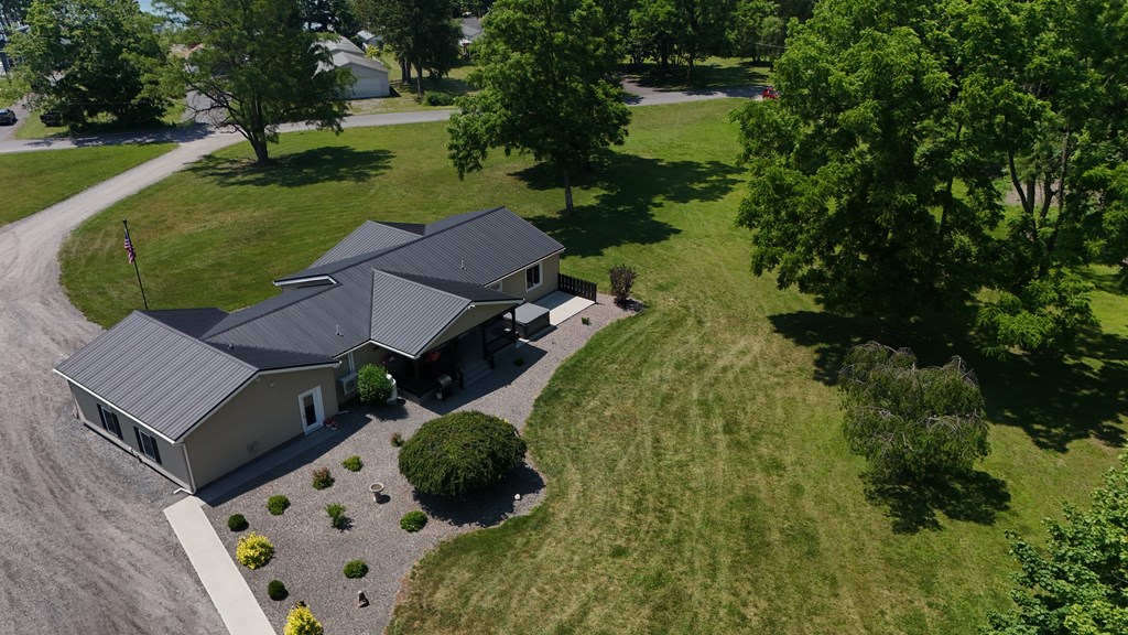 8423 Lower Lake Road