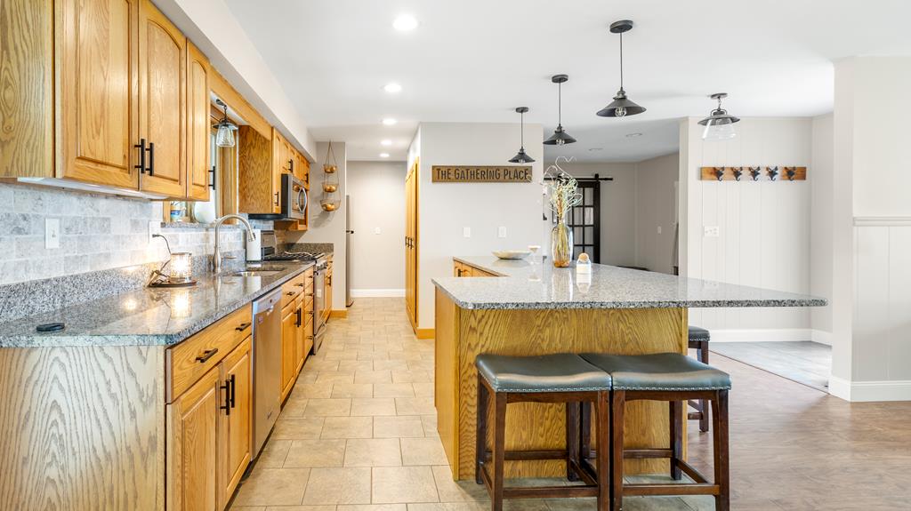 8423 Lower Lake Road