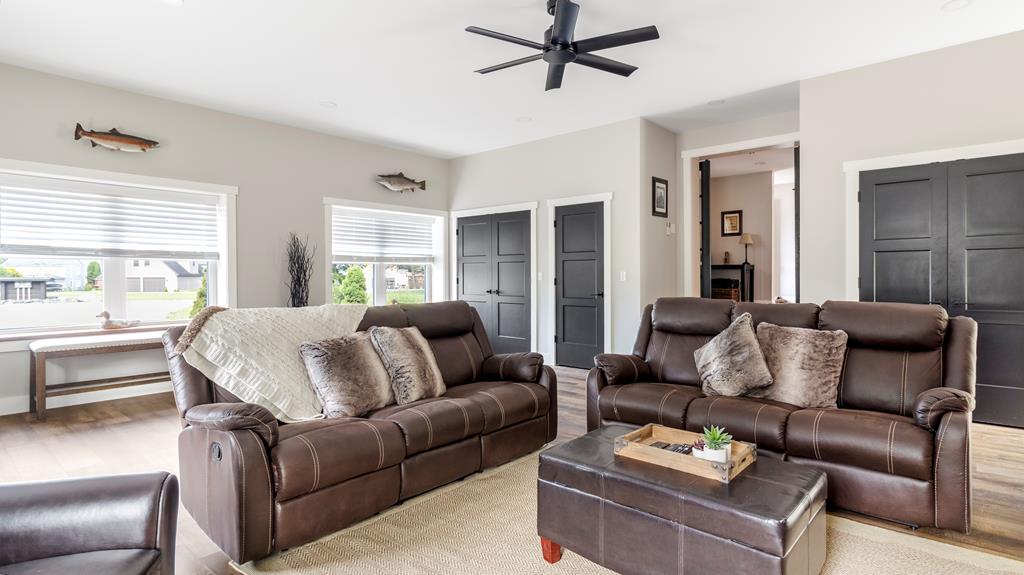 8423 Lower Lake Road