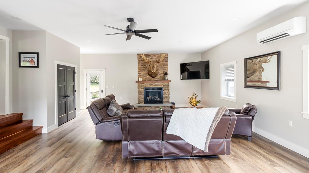 8423 Lower Lake Road