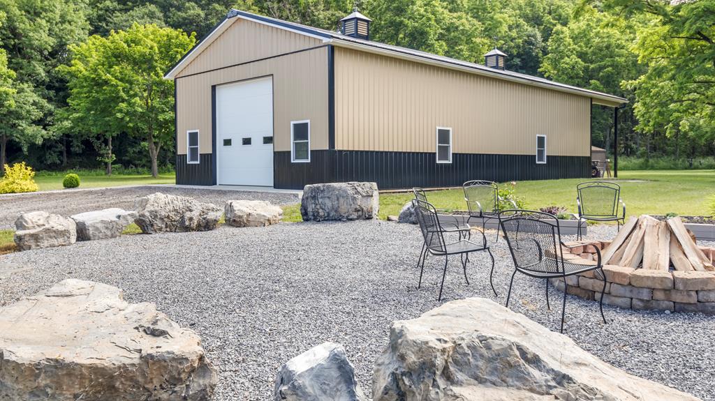 8423 Lower Lake Road