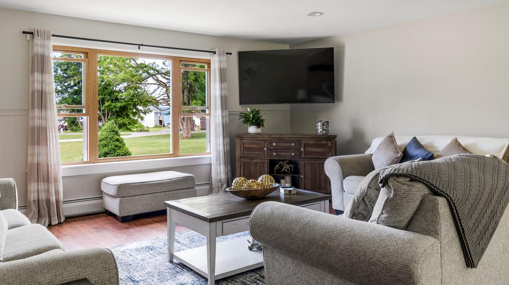 8423 Lower Lake Road