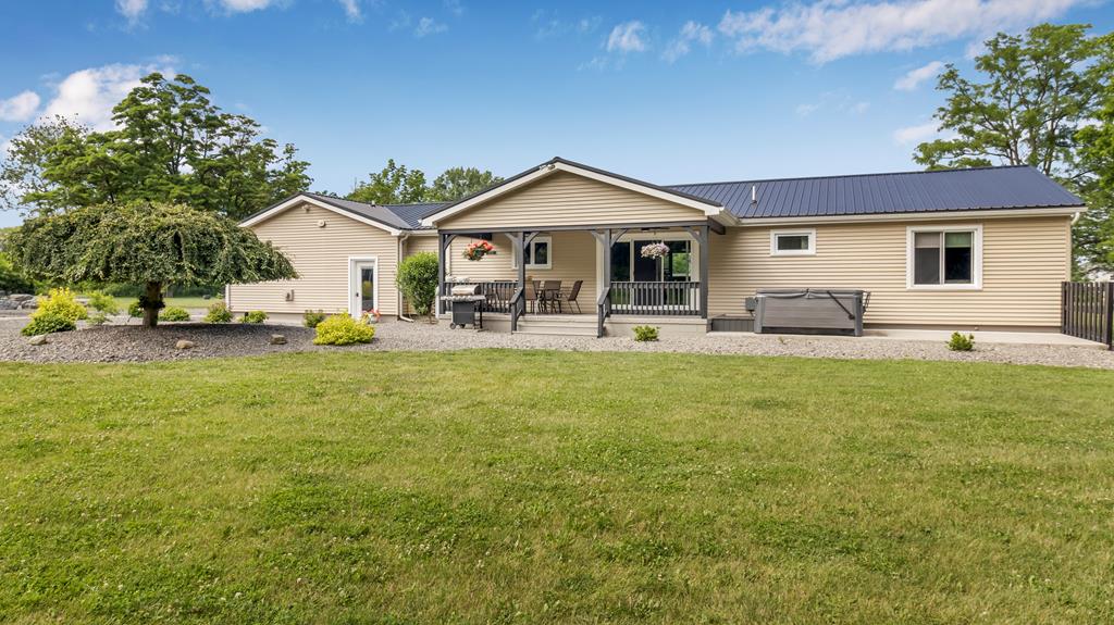 8423 Lower Lake Road