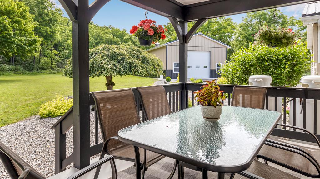 8423 Lower Lake Road