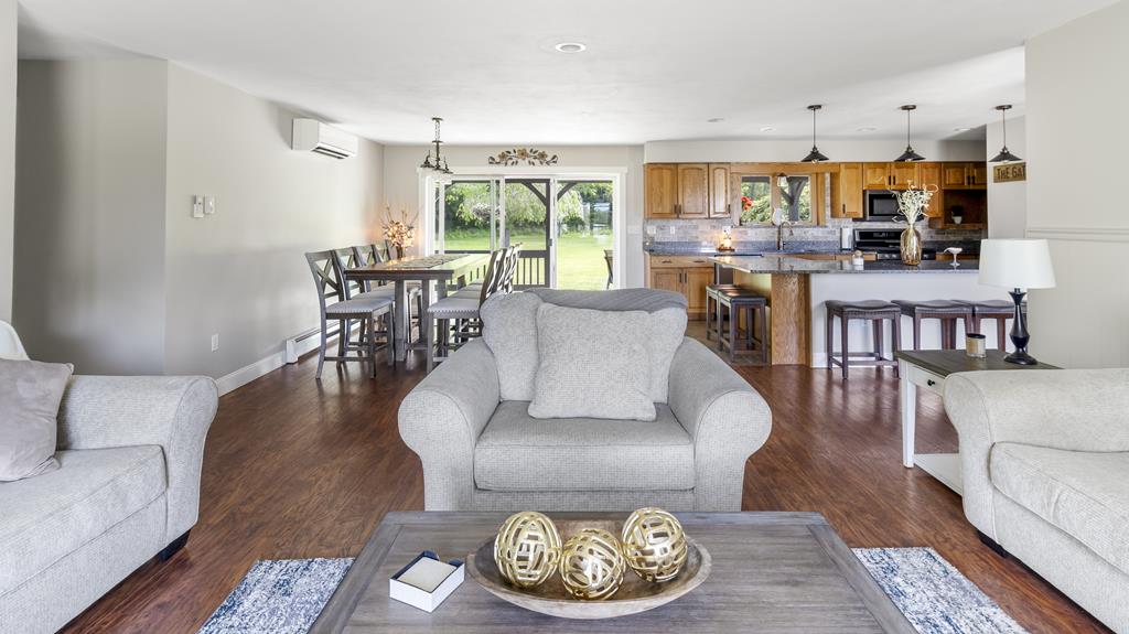 8423 Lower Lake Road