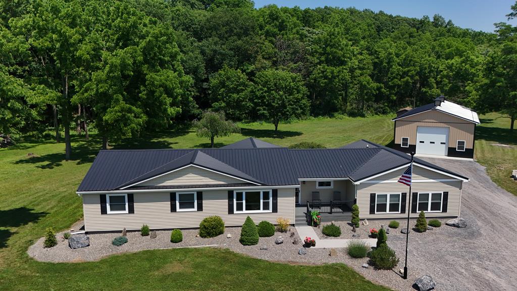 8423 Lower Lake Road