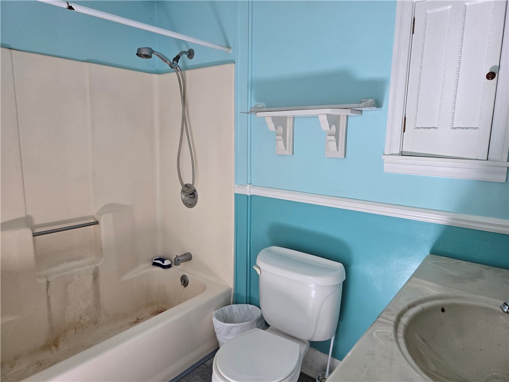 201 East South Street