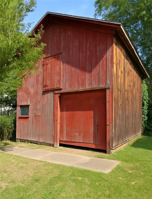 201 East South Street