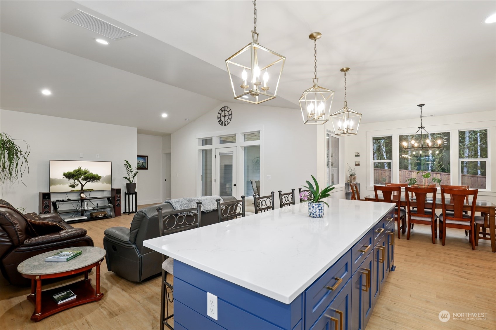 102 Sequoia Lane
