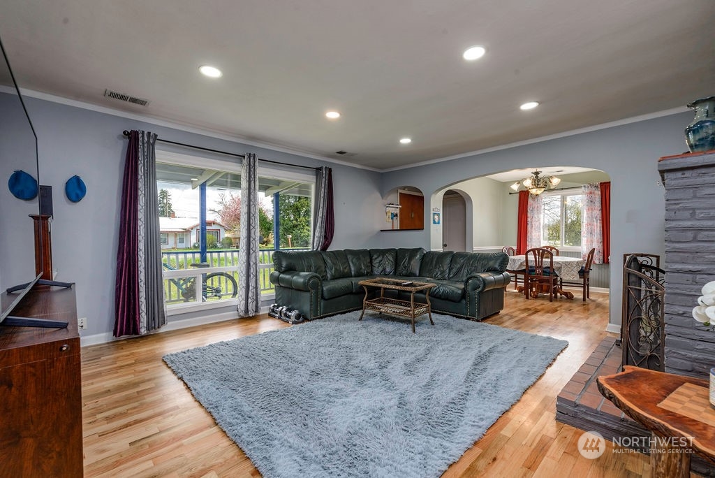 2111 N Pearl Street