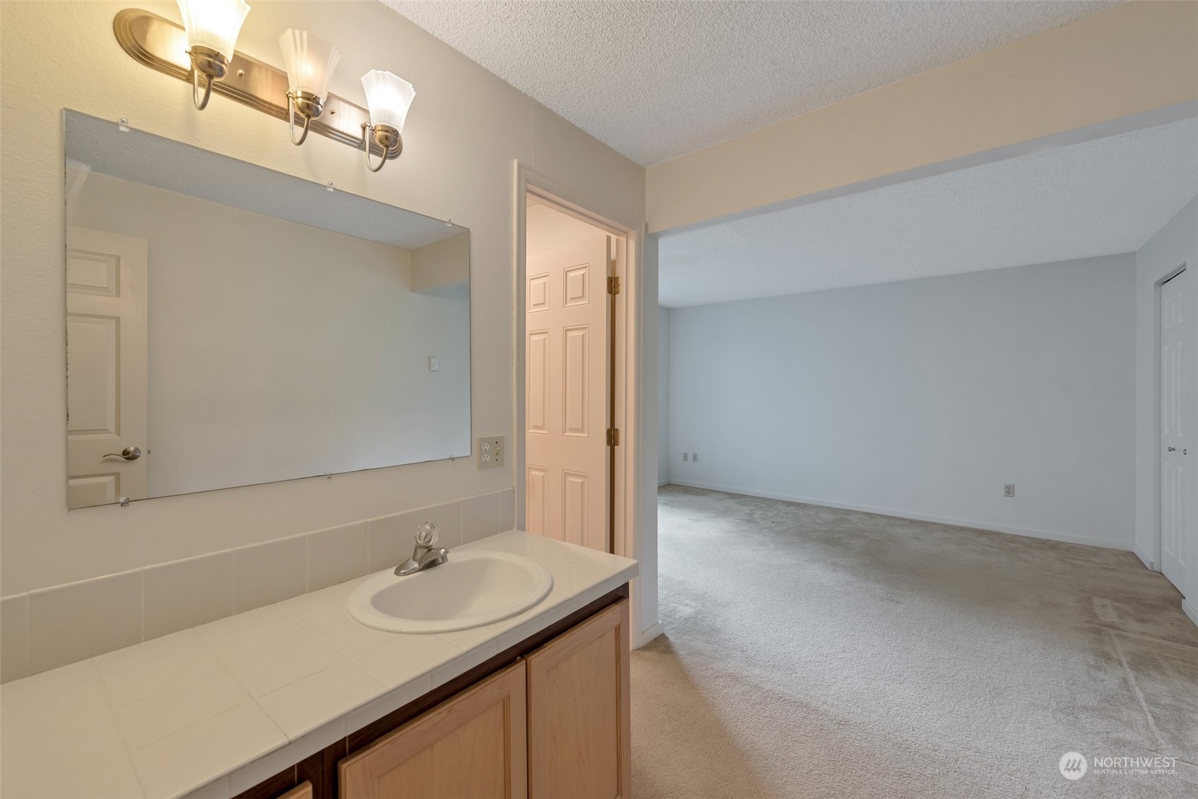 13743 15th Avenue NE Unit: D-8