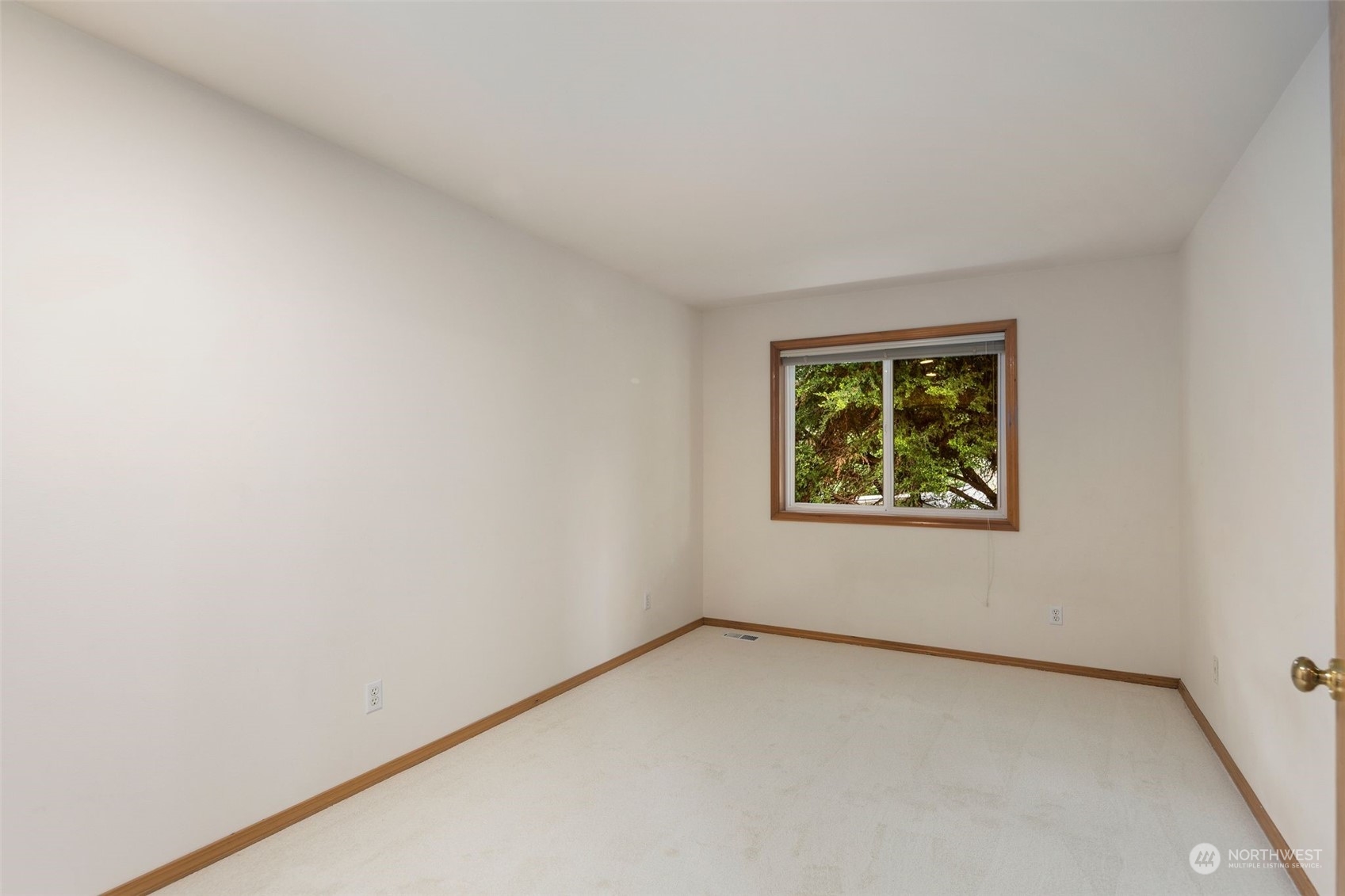 20121 Fremont Avenue N