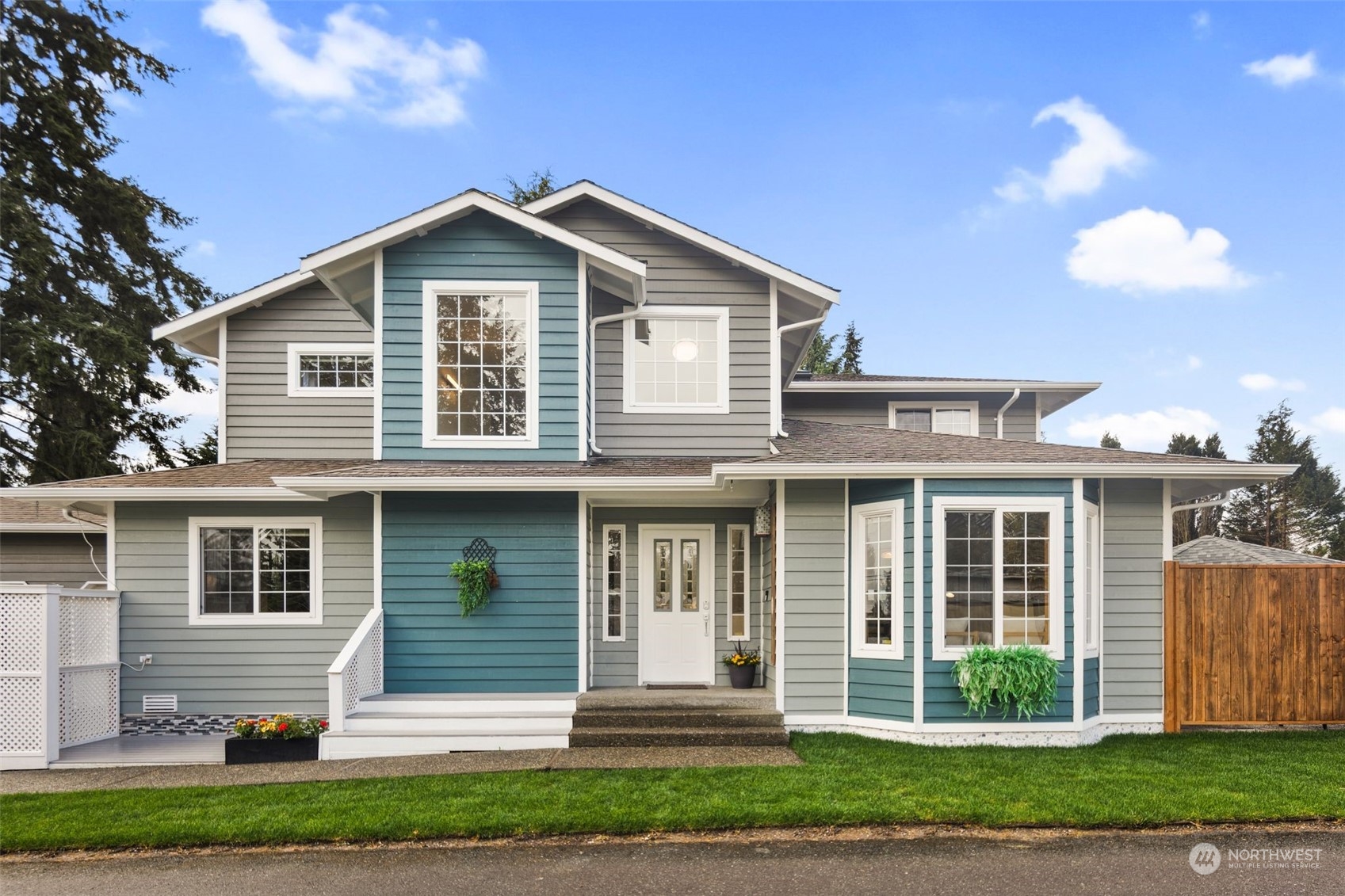 20121 Fremont Avenue N