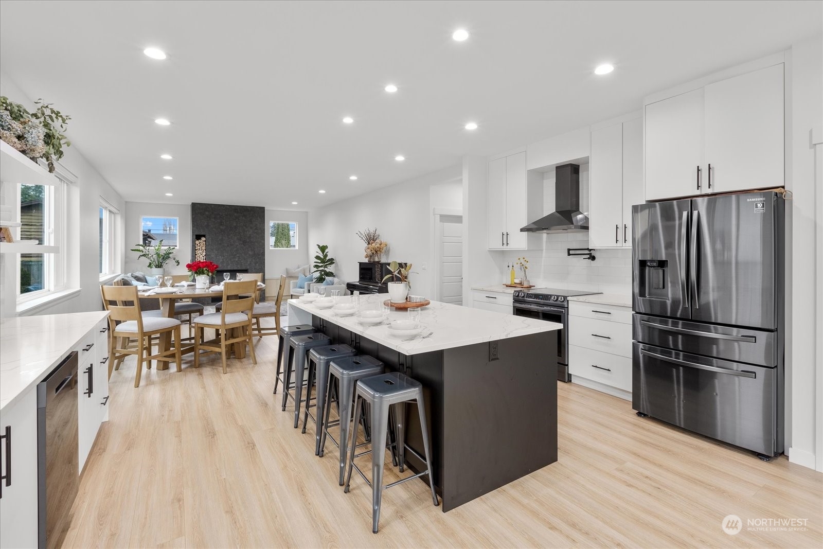 107 2nd Avenue S