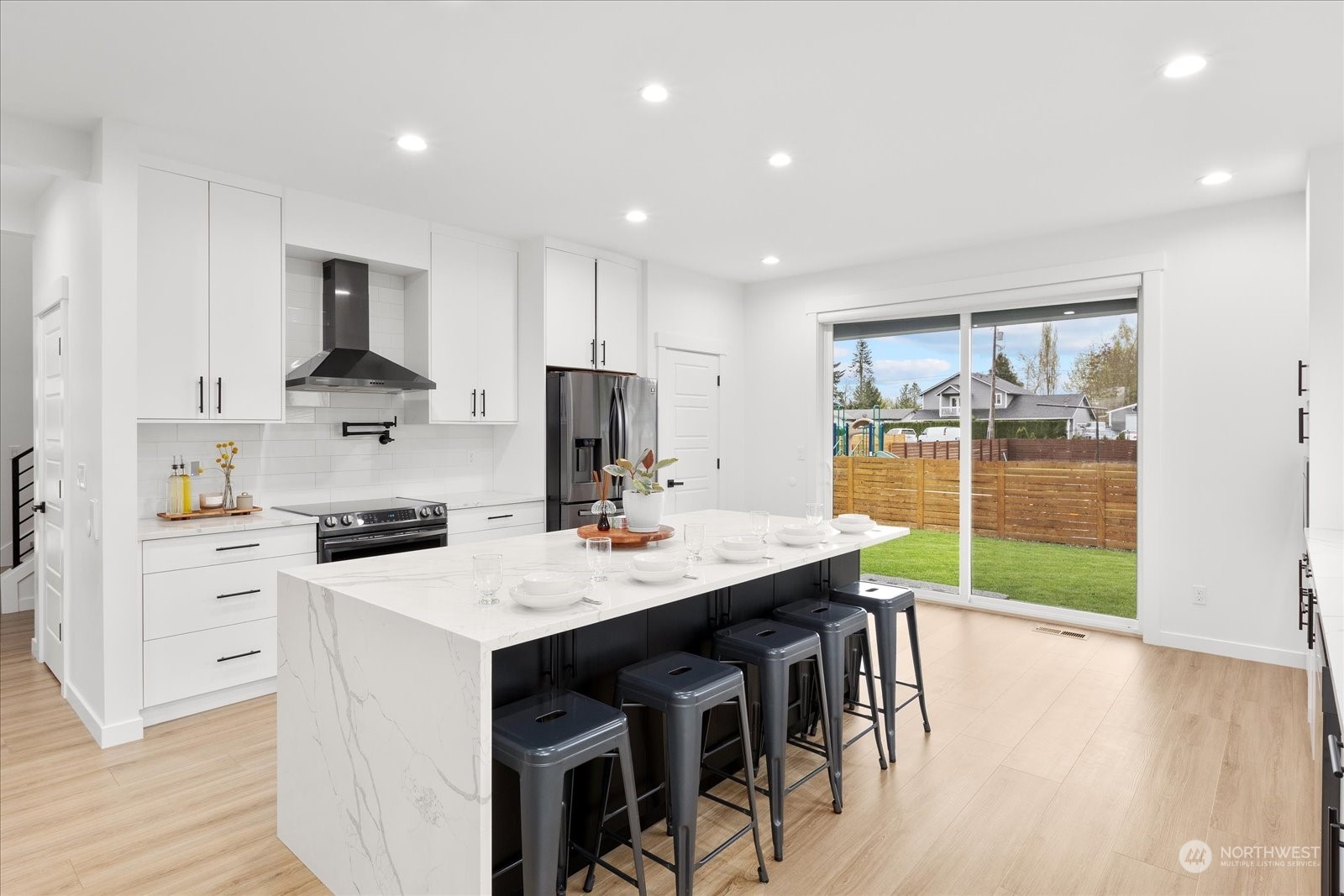 107 2nd Avenue S
