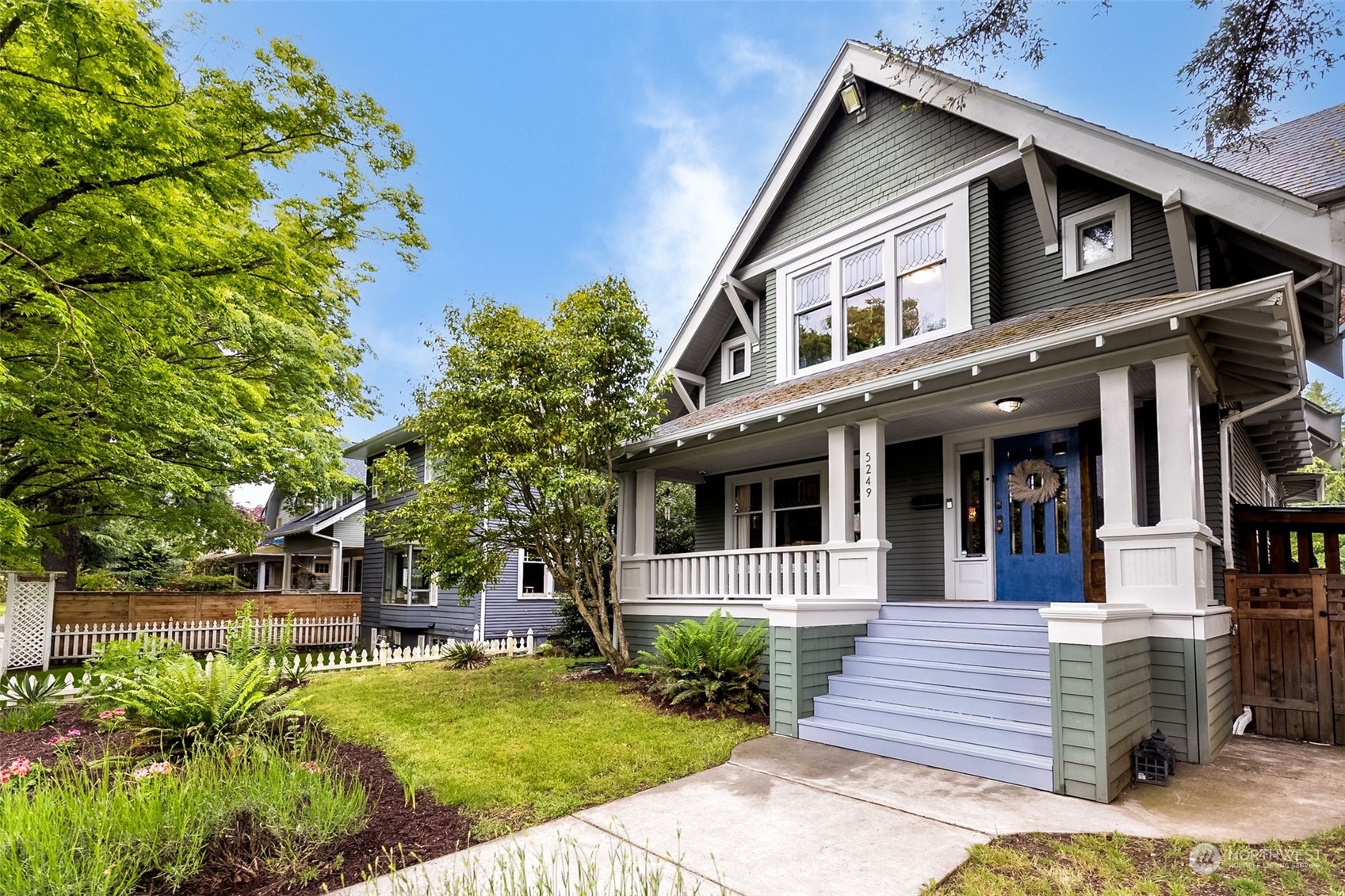 5249 16th Avenue NE