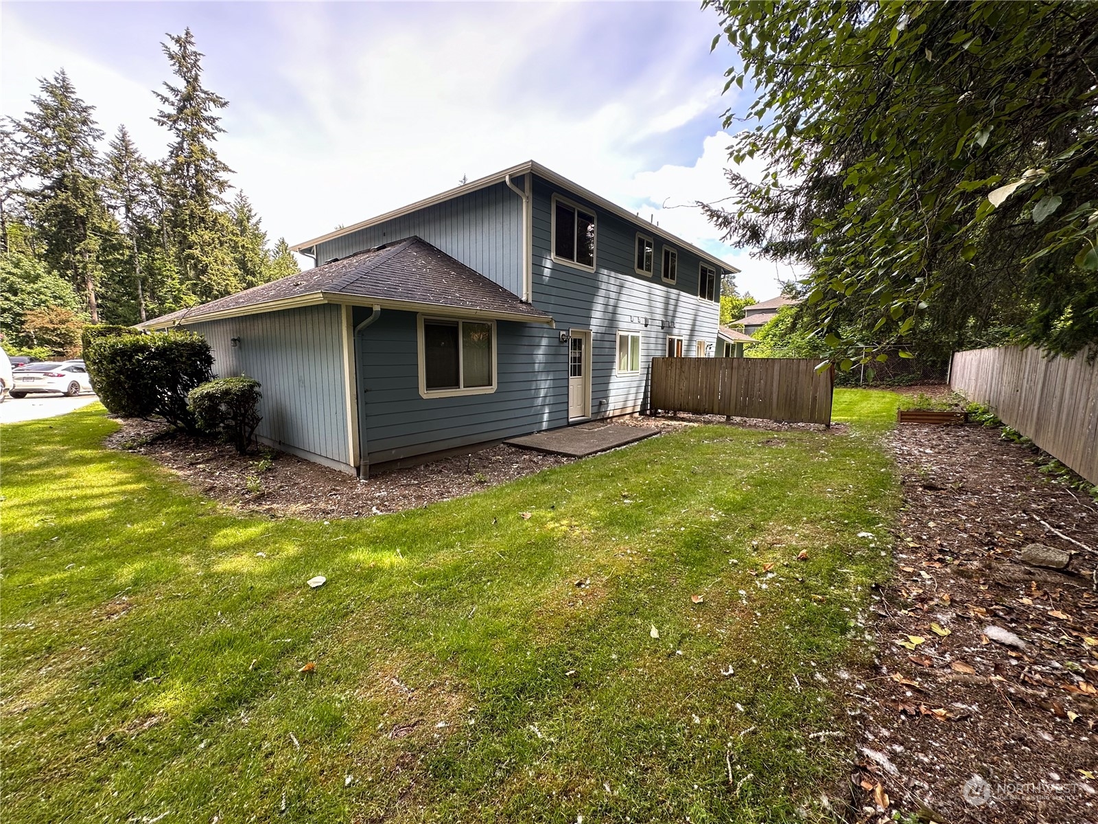 9817 9819 148th Street Ct E
