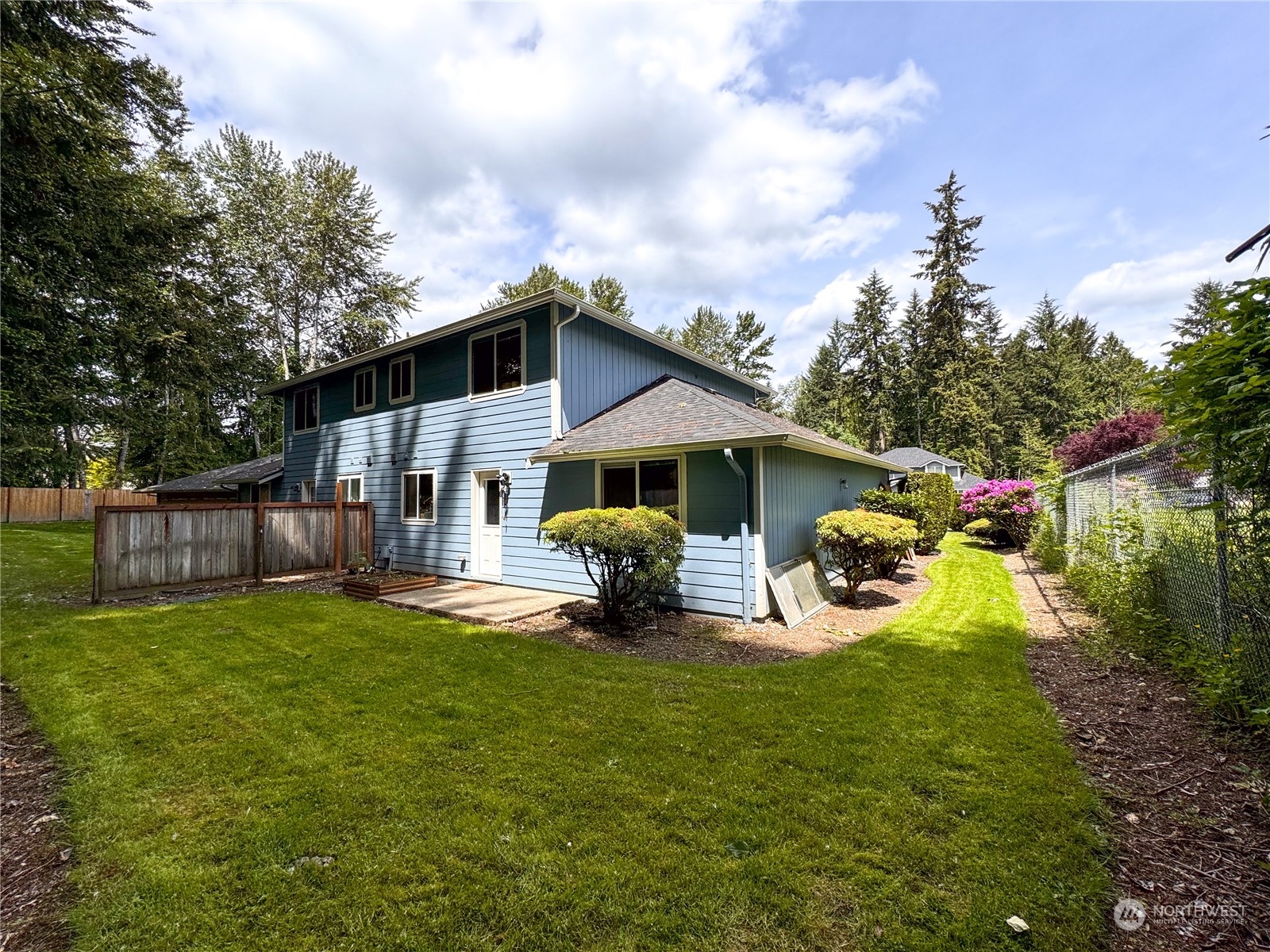 9817 9819 148th Street Ct E