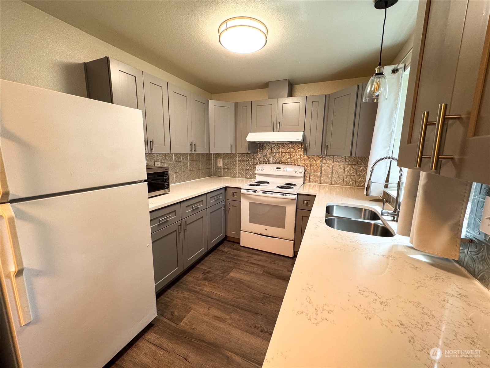 9817 9819 148th Street Ct E