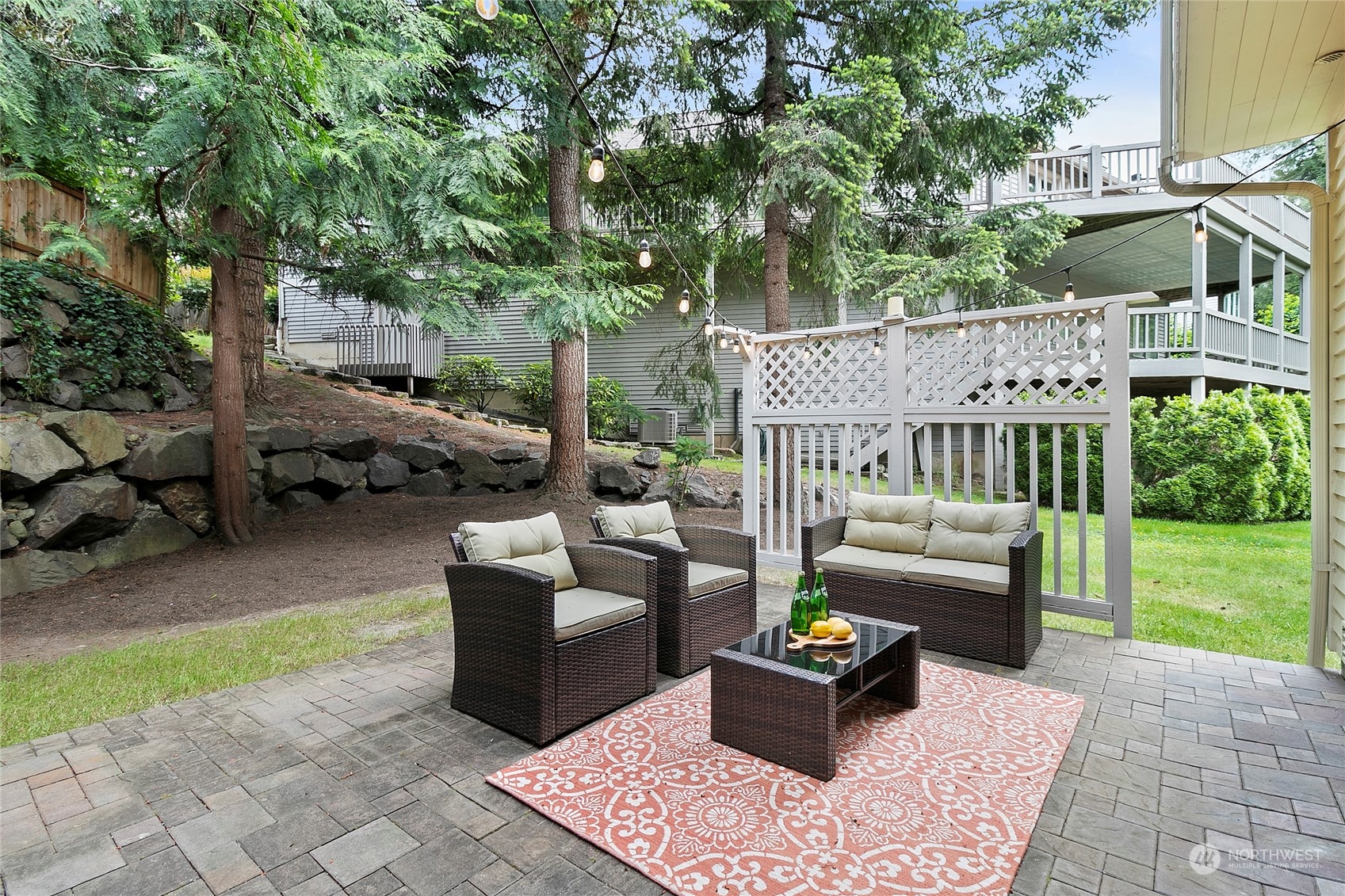 1115 NW Inneswood Drive