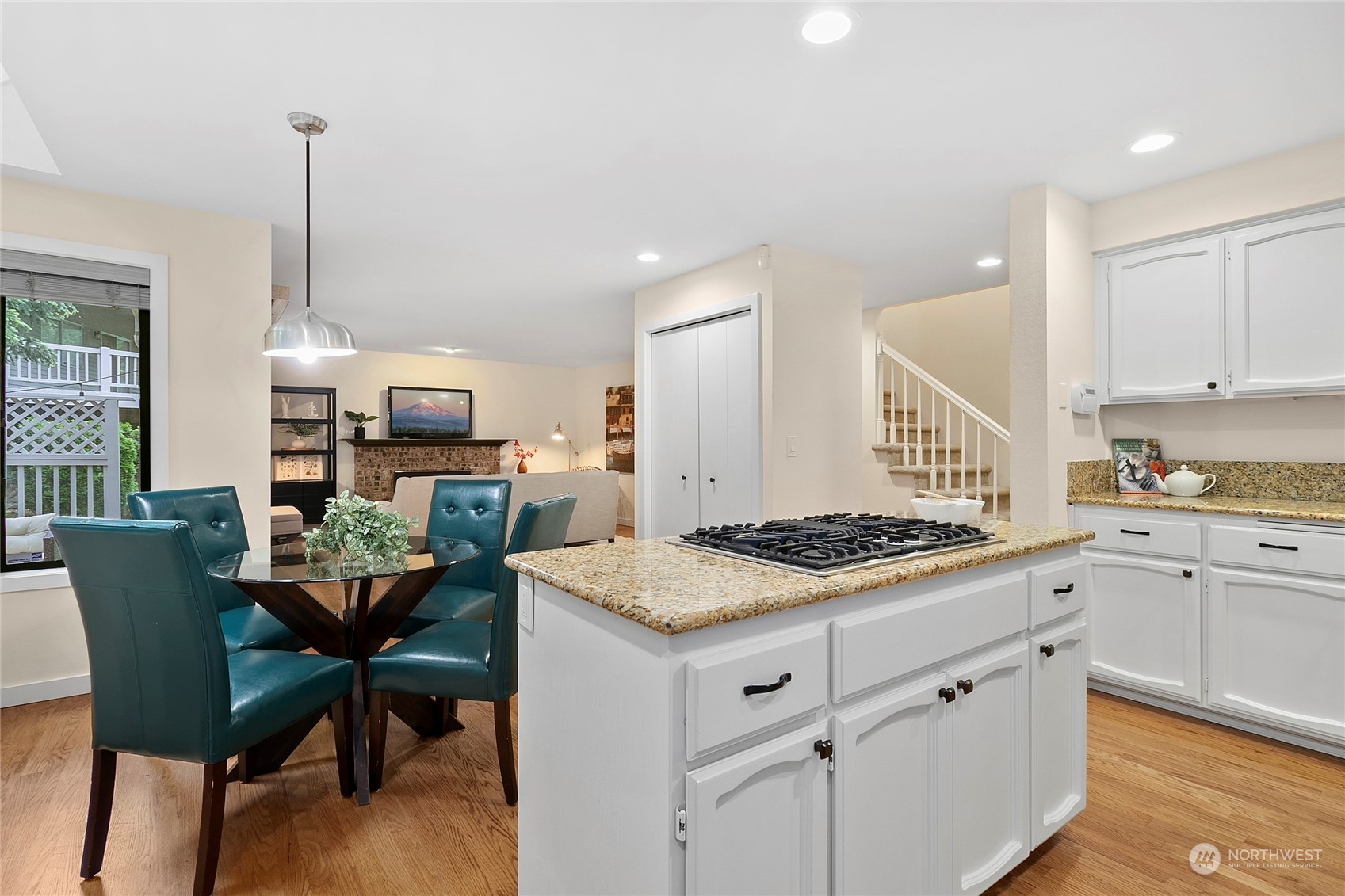 1115 NW Inneswood Drive
