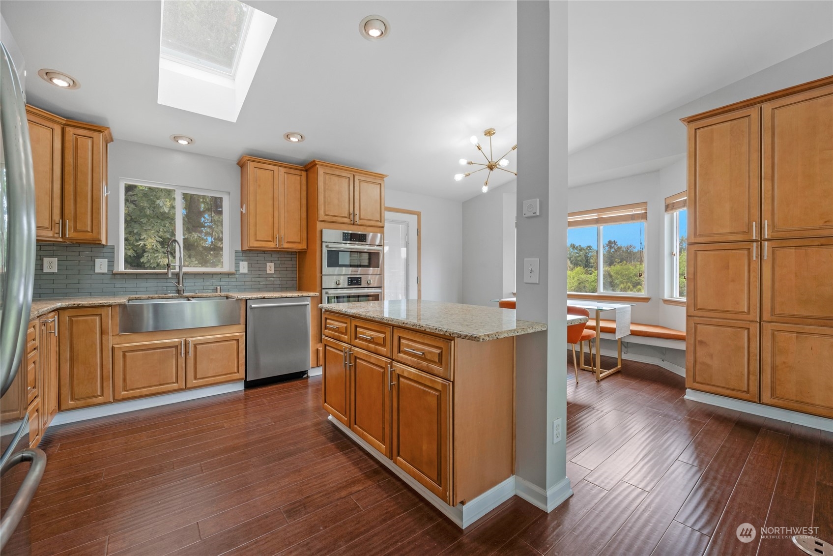 9513 28th Street NE