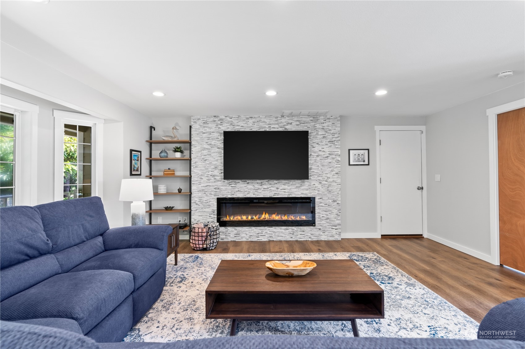 10706 8th Street E