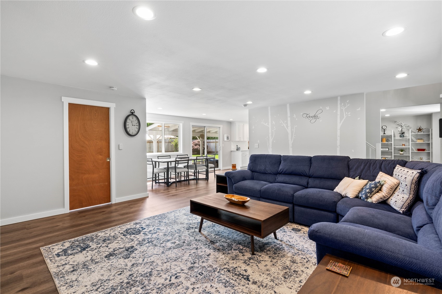 10706 8th Street E