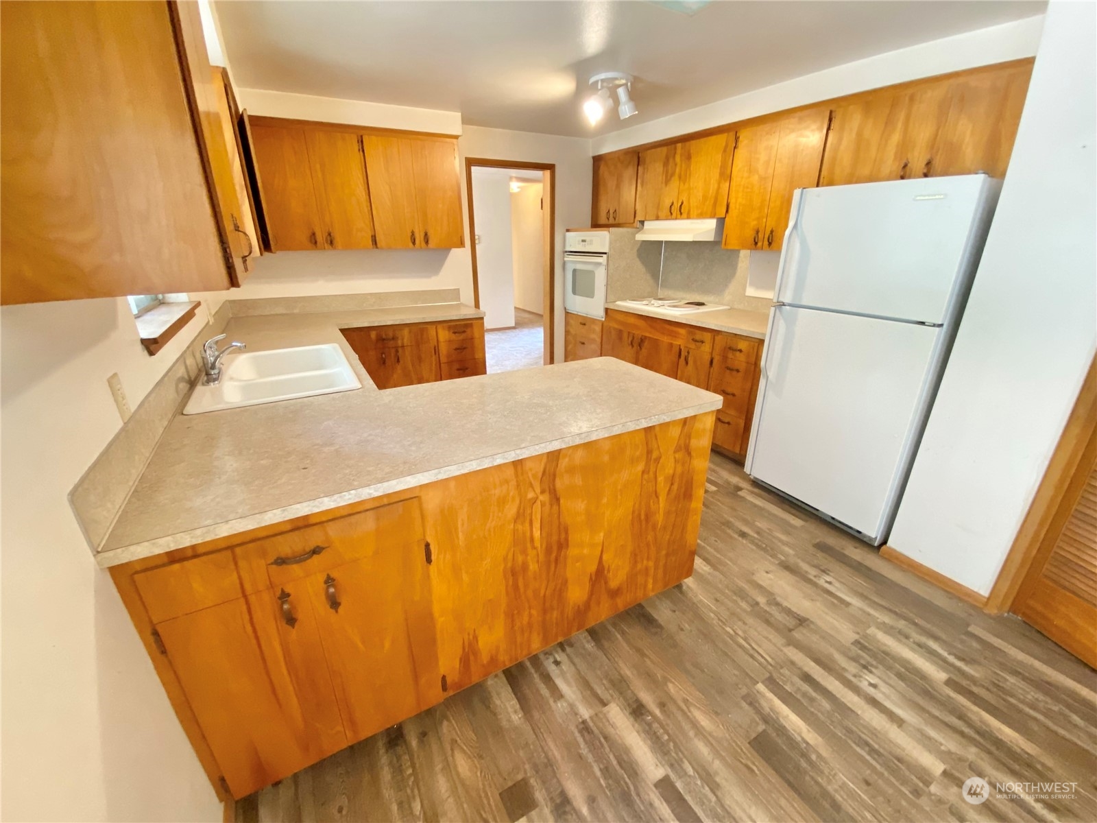 3822 15th Court NE