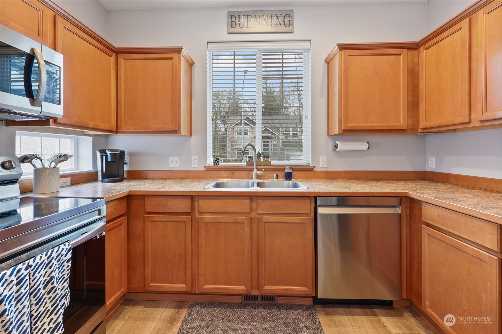 2404 Chateau Drive