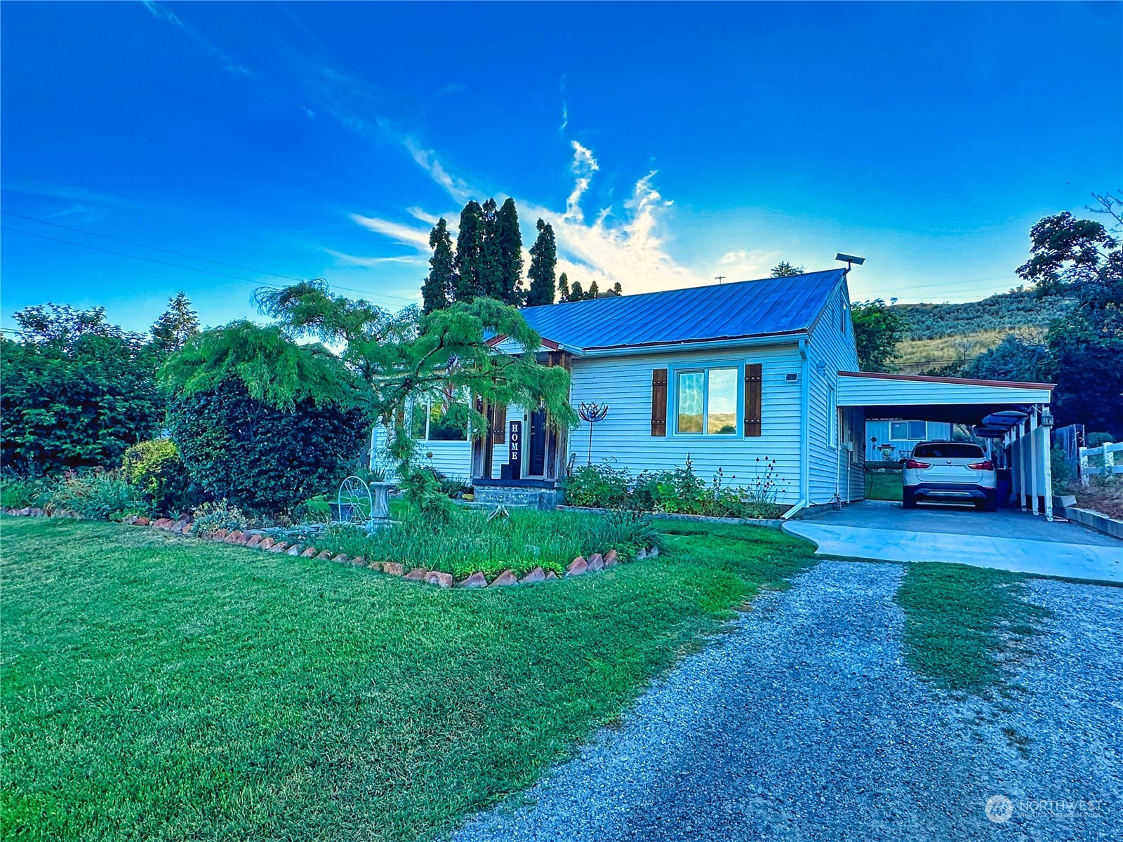 919 4th Avenue N