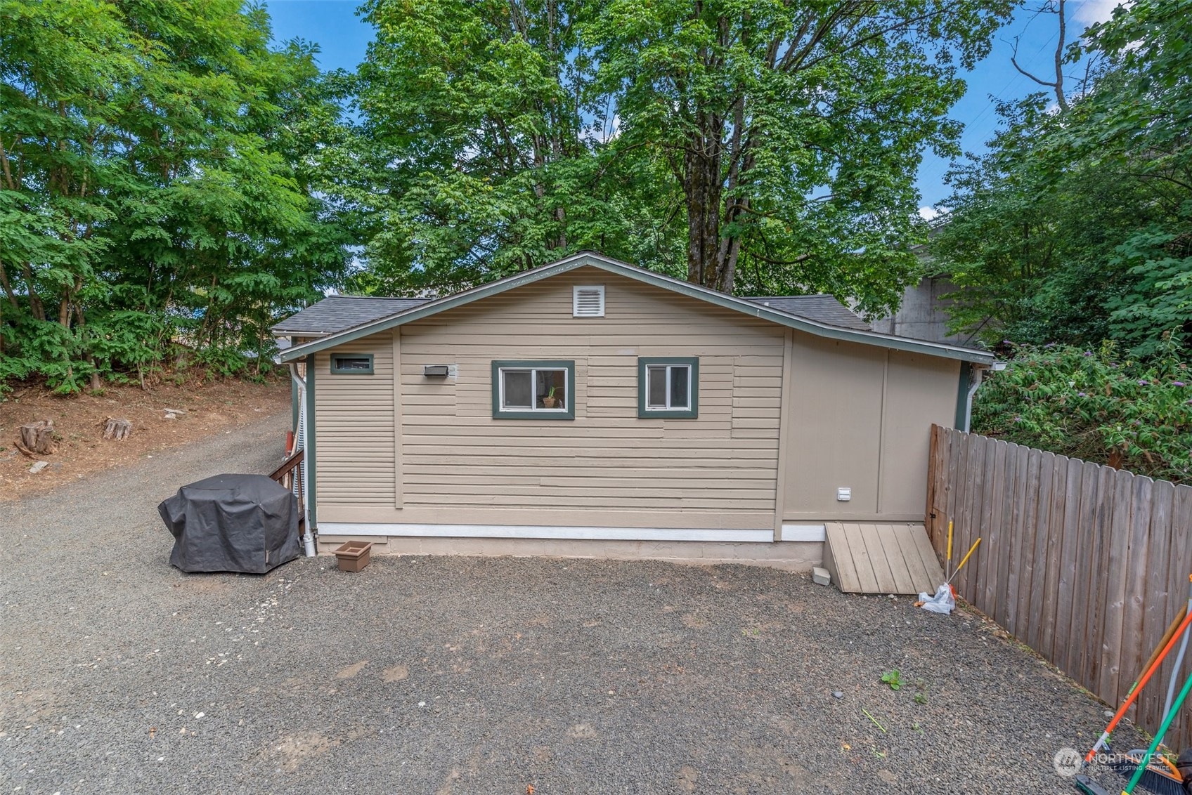 1103 N Wycoff Avenue