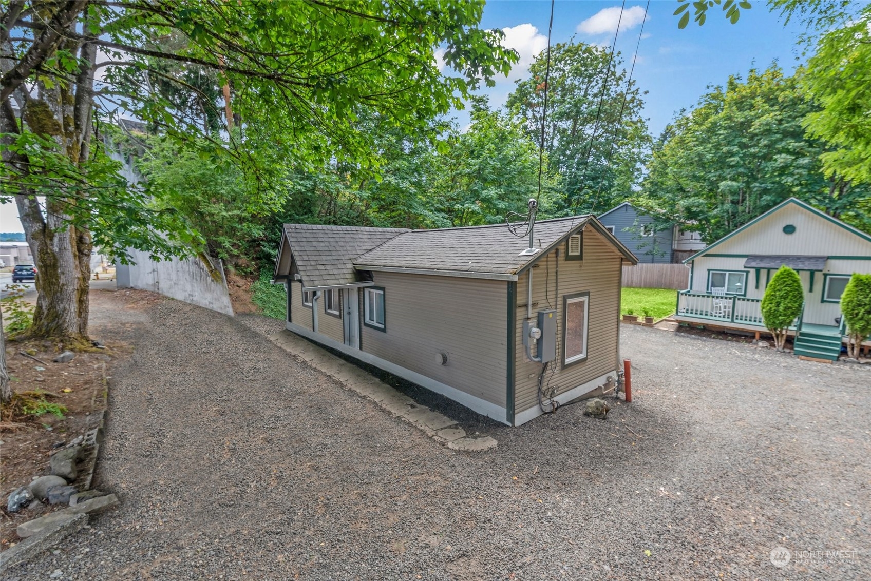 1103 N Wycoff Avenue