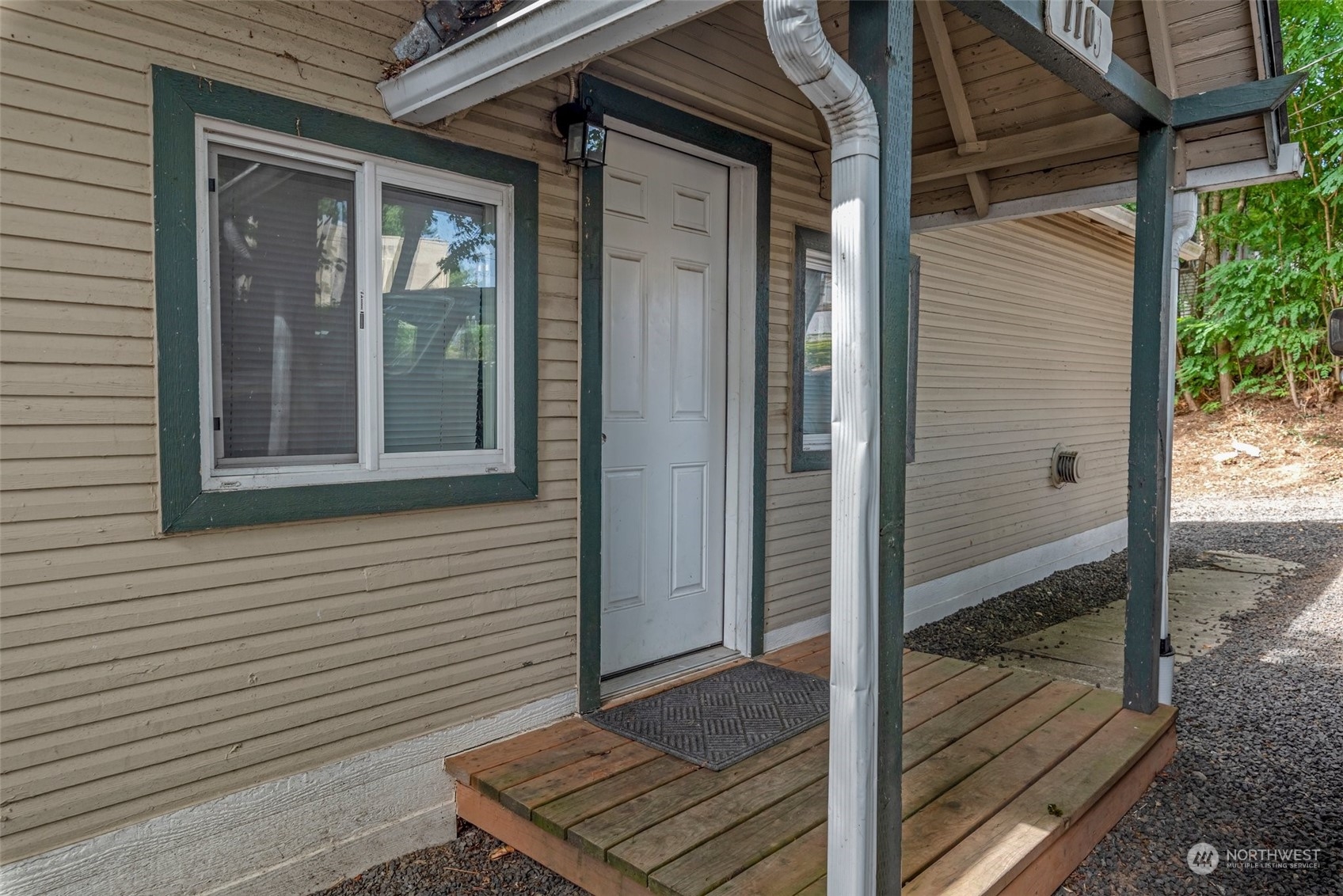 1103 N Wycoff Avenue