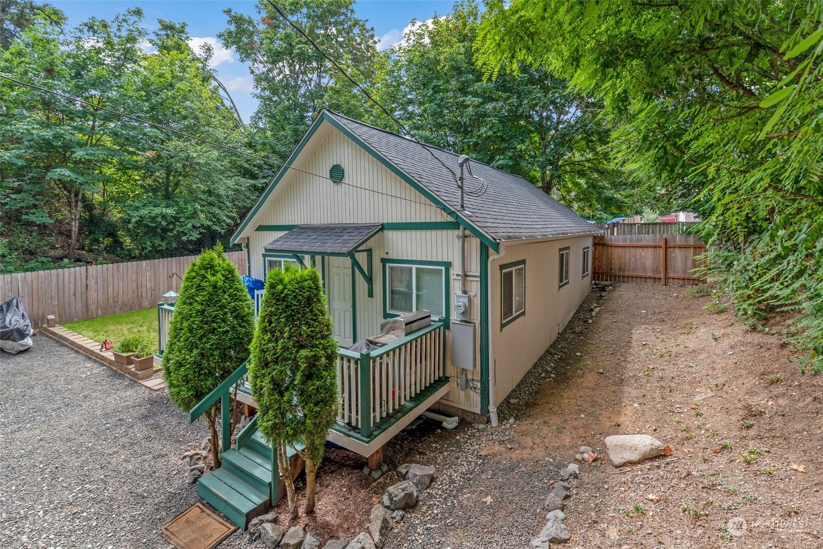 1103 N Wycoff Avenue