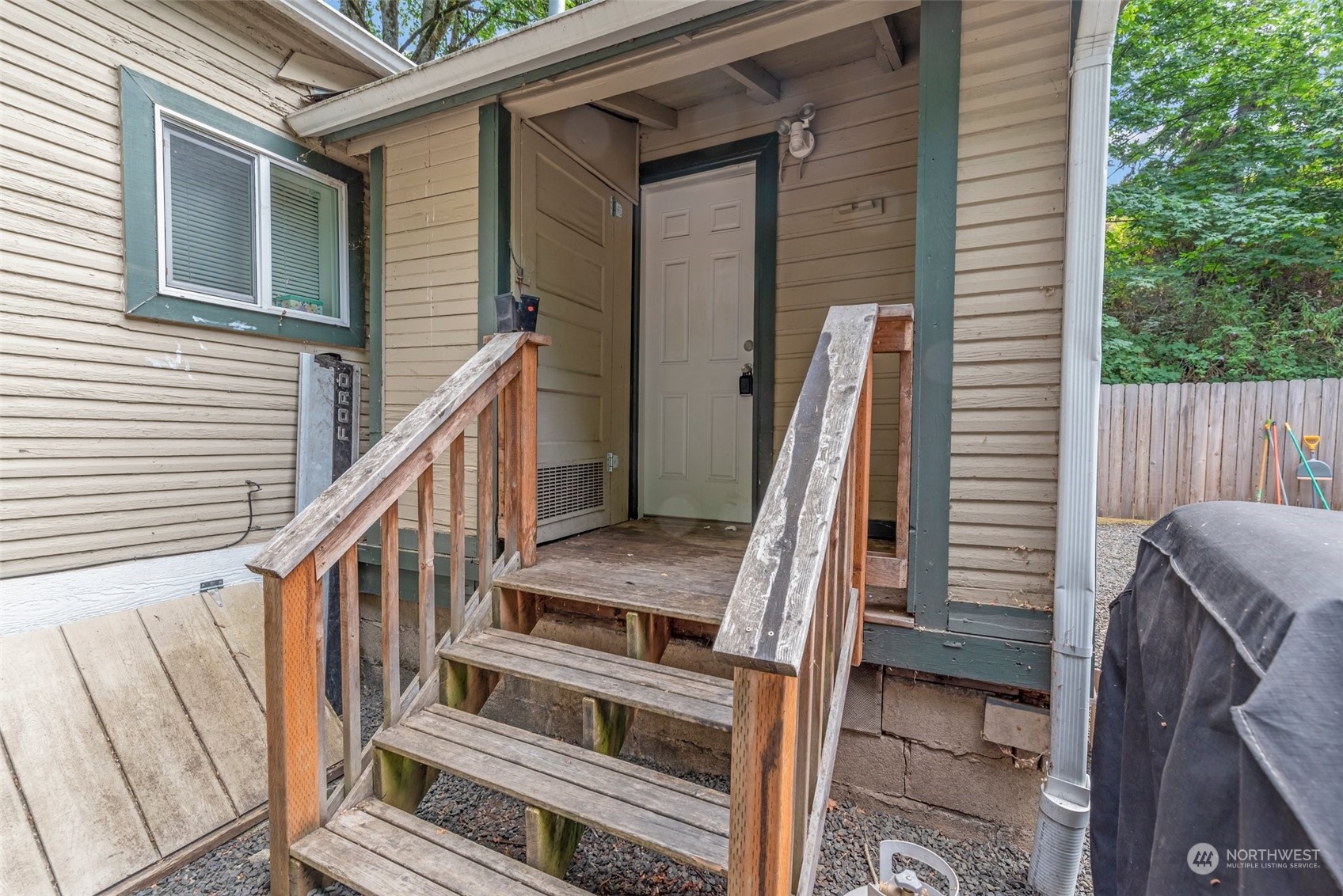1103 N Wycoff Avenue
