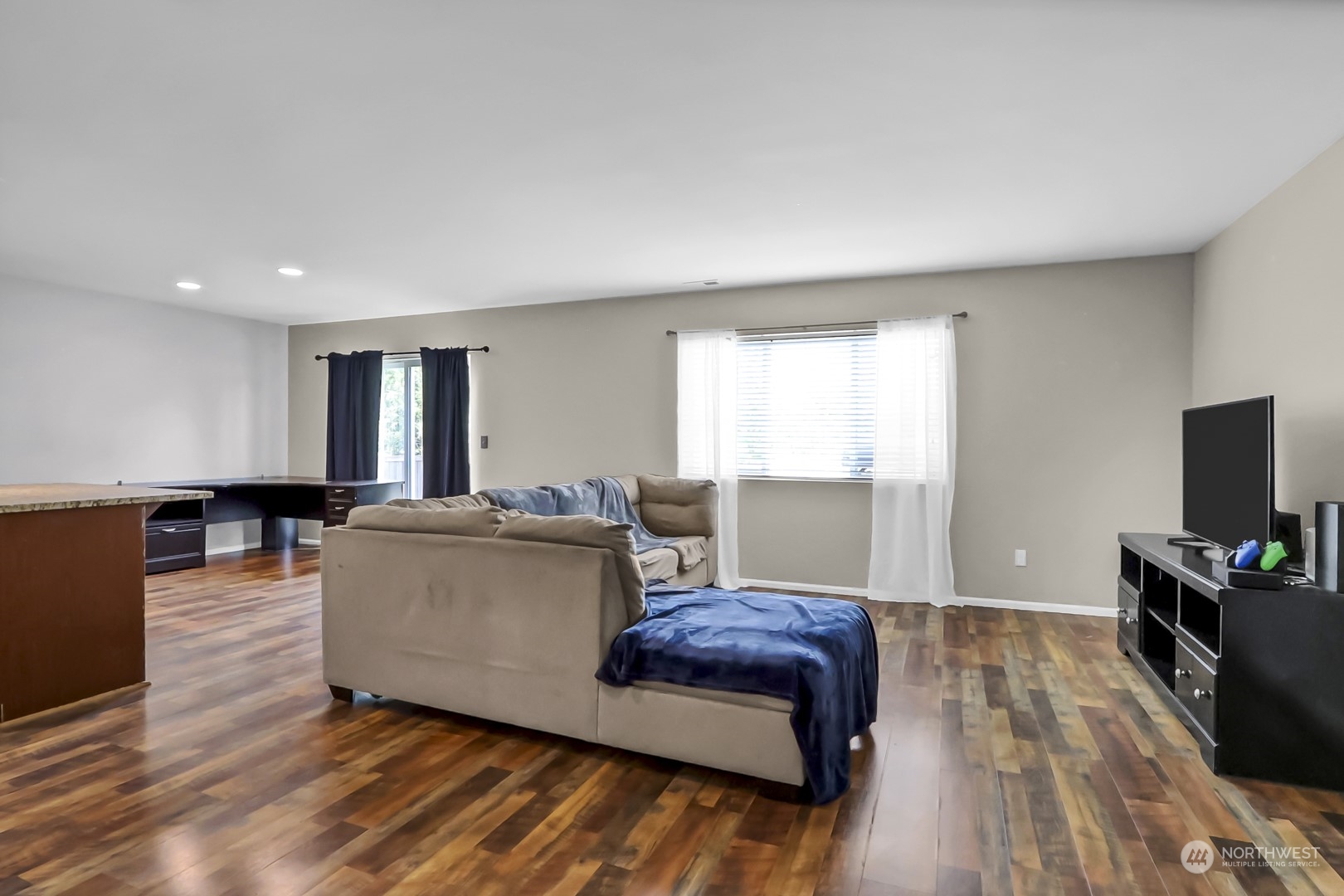 2411 193rd Street E