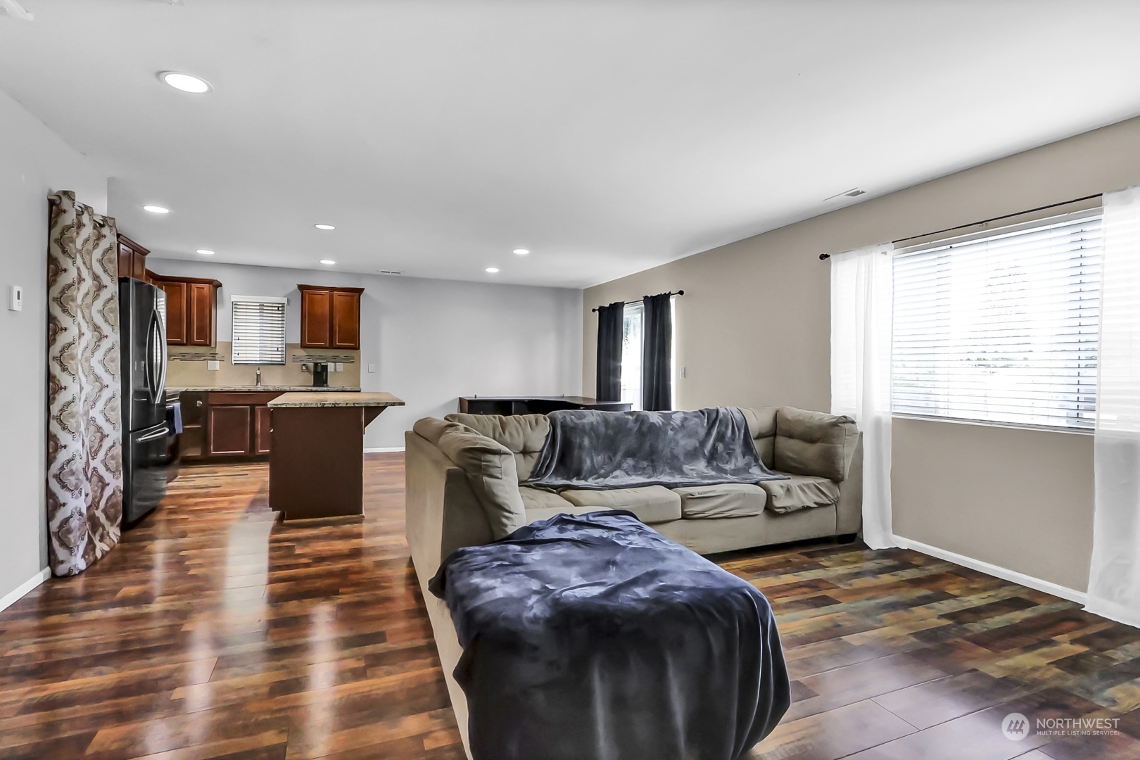2411 193rd Street E