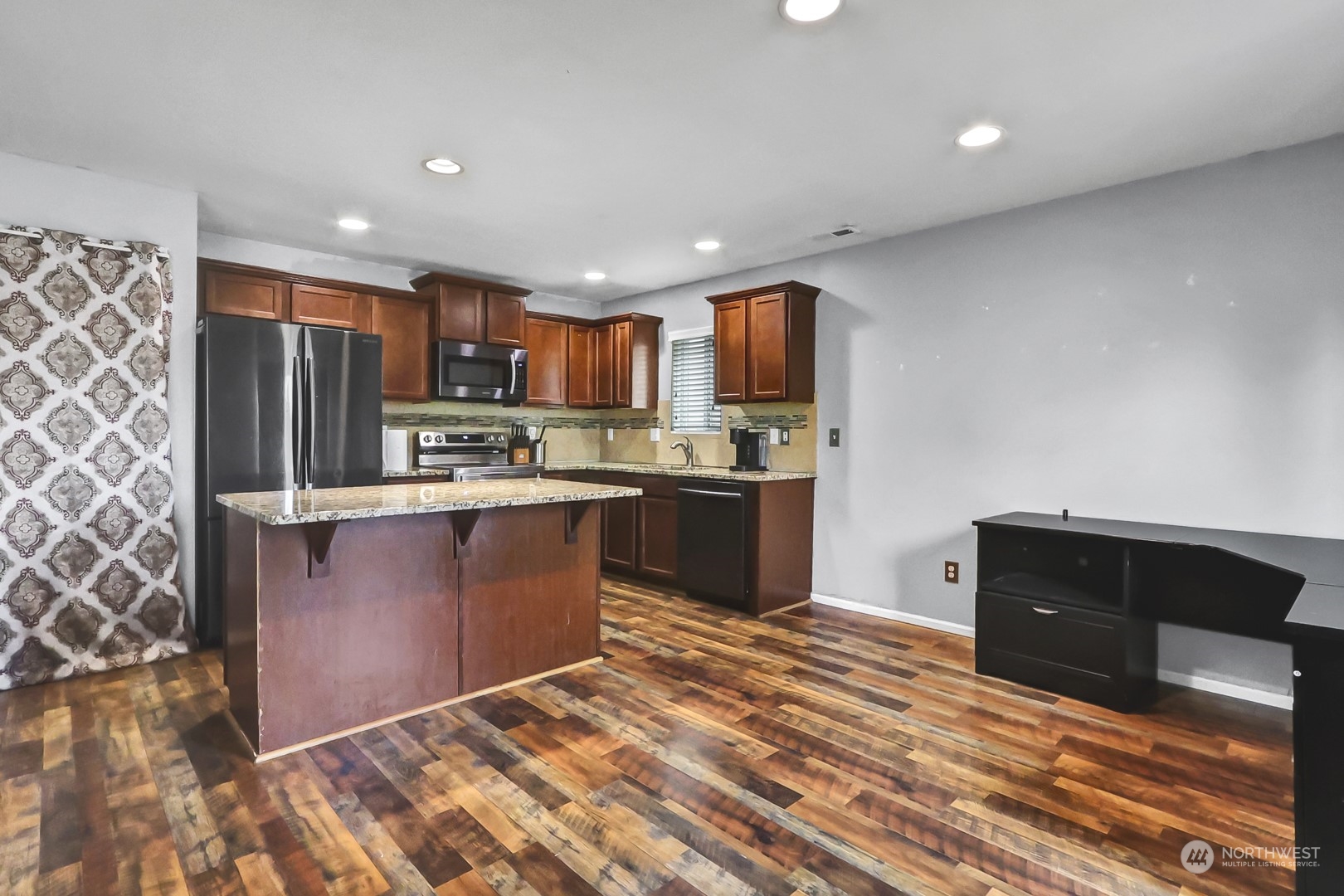 2411 193rd Street E